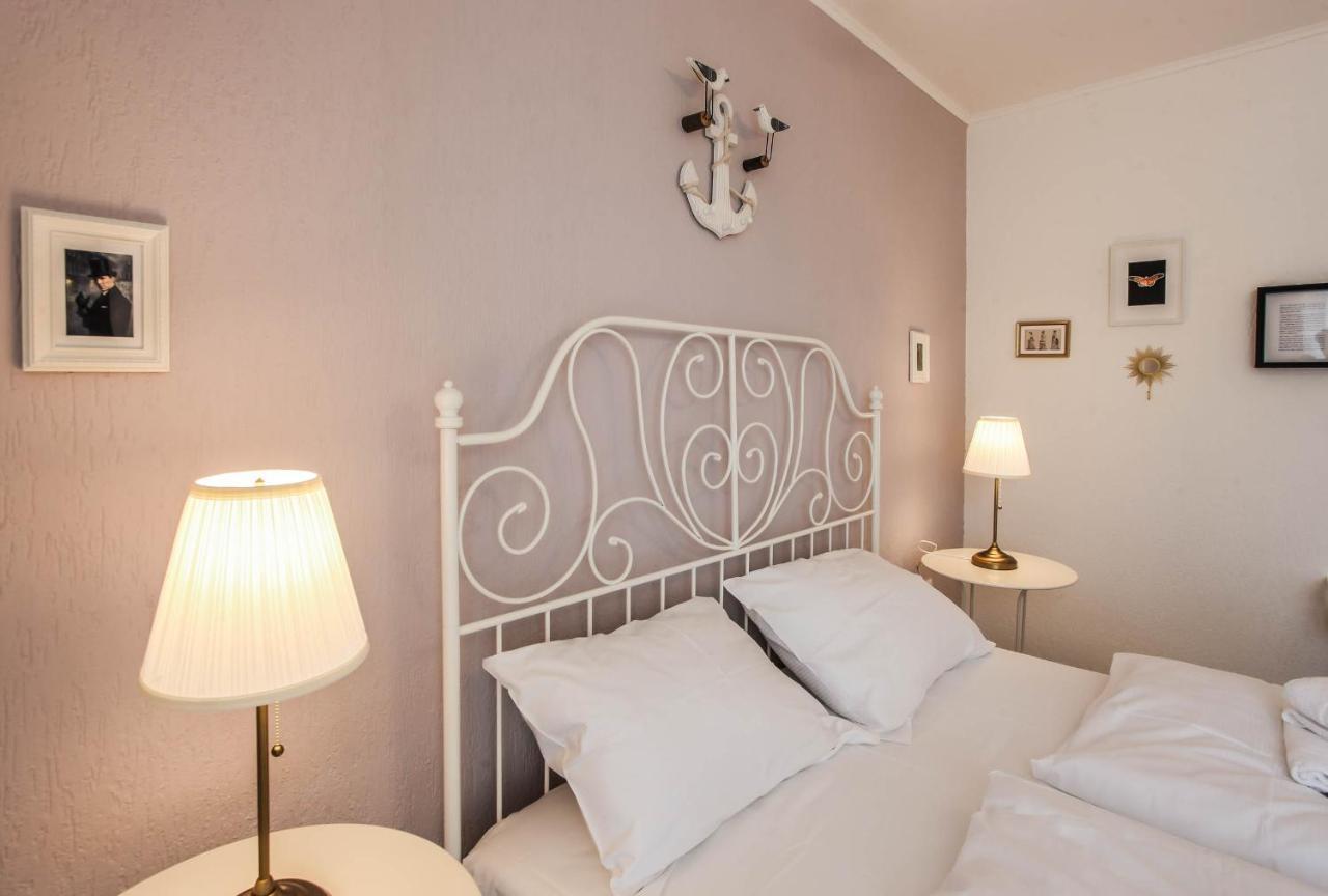 Sherlock'S Holidays Boutique Rooms Portoroz Luaran gambar