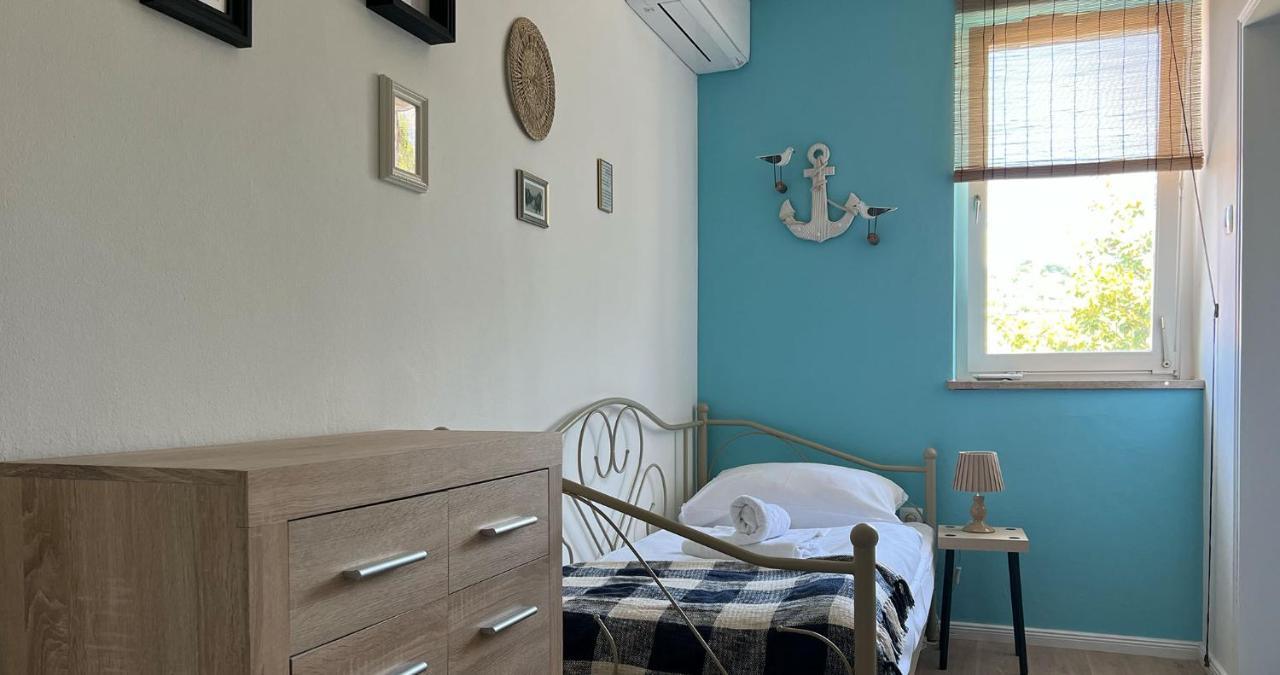 Sherlock'S Holidays Boutique Rooms Portoroz Luaran gambar